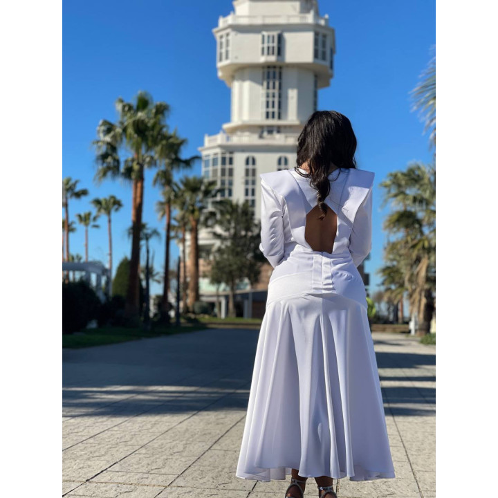 Vestido blanco de vuelo con volantes y brillo | Evento mujer