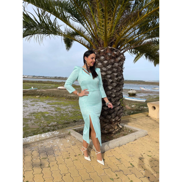 Vestido Midi Invitada con Escote Original y Raja Lateral – Doble S Moda