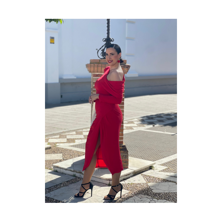 Vestido midi rojo con raja lateral – Versátil y elegante | Doble S Moda