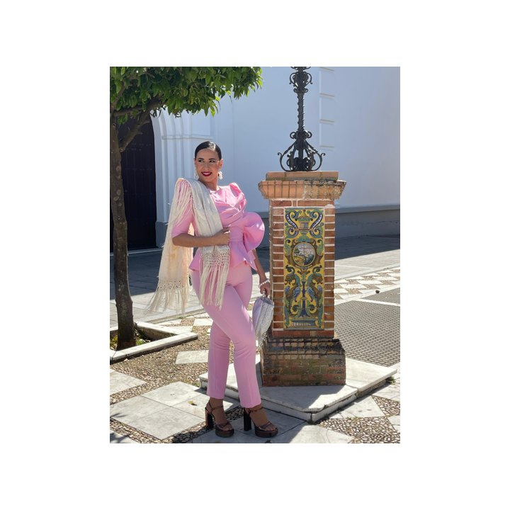 Conjunto Rosa con Volante para Mujer – Elegancia y Estilo | Doble S Moda